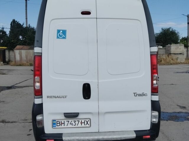 Белый Рено Трафик, объемом двигателя 2.5 л и пробегом 40 тыс. км за 7400 $, фото 5 на Automoto.ua