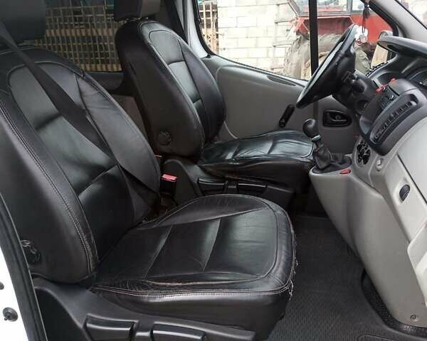 Белый Рено Трафик, объемом двигателя 1.87 л и пробегом 400 тыс. км за 8250 $, фото 6 на Automoto.ua