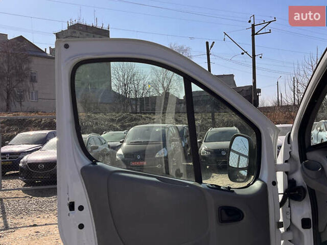 Белый Рено Трафик, объемом двигателя 1.87 л и пробегом 245 тыс. км за 7999 $, фото 8 на Automoto.ua