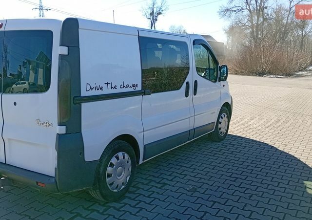 Білий Рено Трафік, об'ємом двигуна 2.46 л та пробігом 358 тис. км за 6700 $, фото 3 на Automoto.ua
