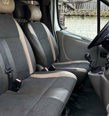 Білий Рено Трафік, об'ємом двигуна 1.9 л та пробігом 285 тис. км за 7500 $, фото 14 на Automoto.ua