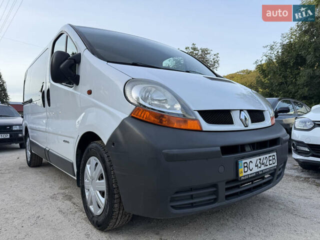Белый Рено Трафик, объемом двигателя 1.9 л и пробегом 217 тыс. км за 7999 $, фото 23 на Automoto.ua