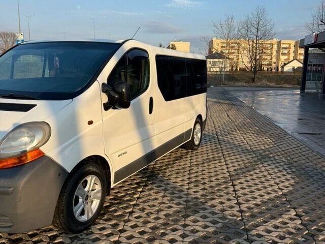 Белый Рено Трафик, объемом двигателя 1.9 л и пробегом 393 тыс. км за 8200 $, фото 3 на Automoto.ua