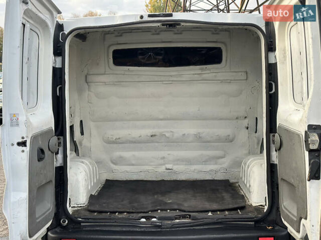 Белый Рено Трафик, объемом двигателя 1.87 л и пробегом 581 тыс. км за 7500 $, фото 11 на Automoto.ua