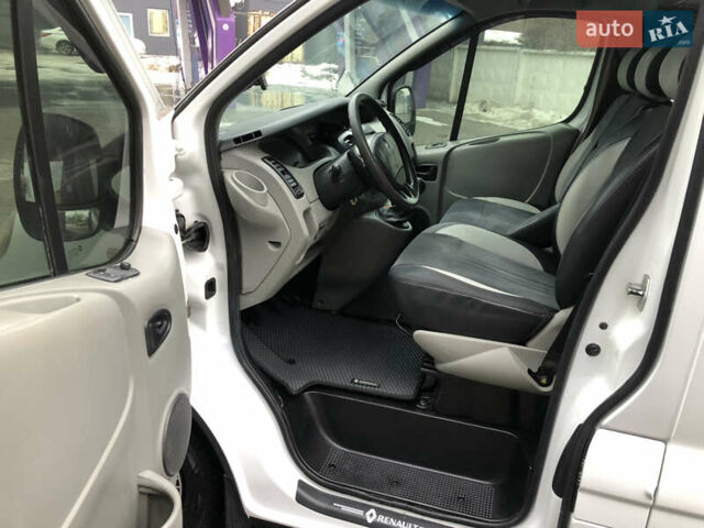 Білий Рено Трафік, об'ємом двигуна 2 л та пробігом 279 тис. км за 8900 $, фото 10 на Automoto.ua