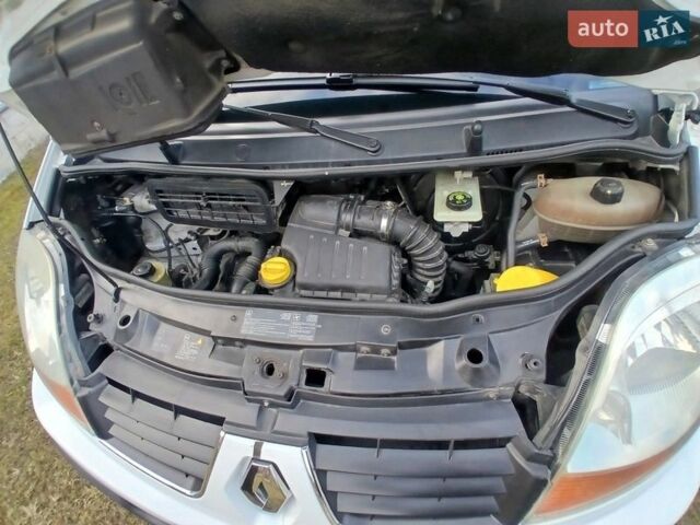 Білий Рено Трафік, об'ємом двигуна 2 л та пробігом 343 тис. км за 9350 $, фото 5 на Automoto.ua