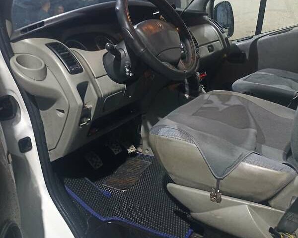 Білий Рено Трафік, об'ємом двигуна 1.87 л та пробігом 302 тис. км за 8800 $, фото 4 на Automoto.ua