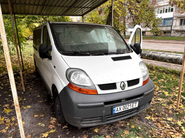 Рено Трафик 2006 в Александрие на Automoto.ua Белый Рено Трафик, объемом двигателя 1.9 л и пробегом 223 тыс. км за 6500 $, фото 2 на Automoto.ua