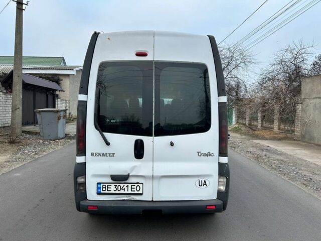 Белый Рено Трафик, объемом двигателя 2.5 л и пробегом 321 тыс. км за 5200 $, фото 3 на Automoto.ua