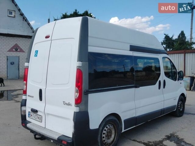 Белый Рено Трафик, объемом двигателя 2.5 л и пробегом 560 тыс. км за 7100 $, фото 2 на Automoto.ua