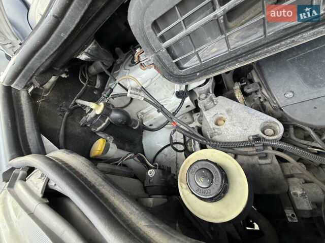 Белый Рено Трафик, объемом двигателя 1.9 л и пробегом 217 тыс. км за 7999 $, фото 68 на Automoto.ua