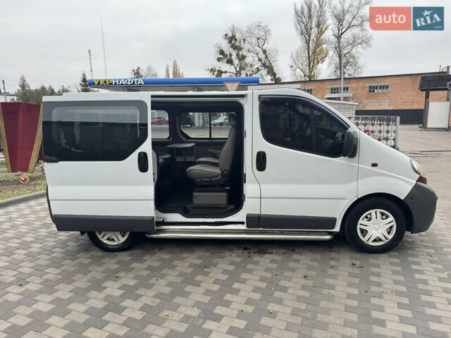 Белый Рено Трафик, объемом двигателя 1.87 л и пробегом 327 тыс. км за 7800 $, фото 16 на Automoto.ua