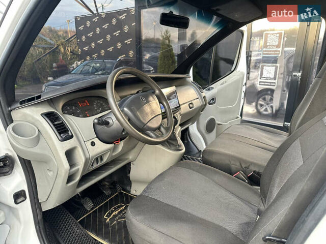 Белый Рено Трафик, объемом двигателя 1.87 л и пробегом 581 тыс. км за 7500 $, фото 13 на Automoto.ua
