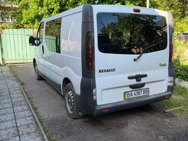 Белый Рено Трафик, объемом двигателя 1.87 л и пробегом 302 тыс. км за 7900 $, фото 2 на Automoto.ua
