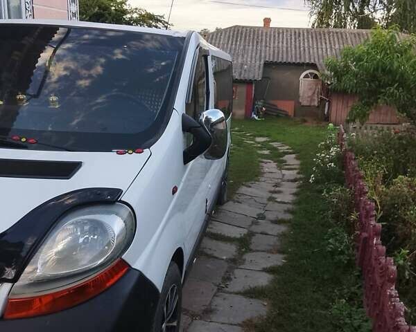 Белый Рено Трафик, объемом двигателя 2.46 л и пробегом 300 тыс. км за 7800 $, фото 9 на Automoto.ua