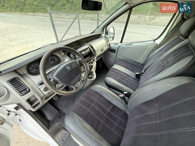 Белый Рено Трафик, объемом двигателя 1.9 л и пробегом 217 тыс. км за 7999 $, фото 42 на Automoto.ua