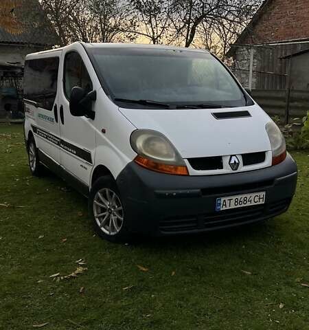 Білий Рено Трафік, об'ємом двигуна 1.9 л та пробігом 285 тис. км за 7500 $, фото 1 на Automoto.ua