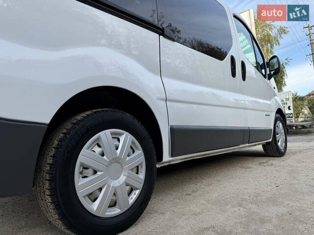 Білий Рено Трафік, об'ємом двигуна 1.9 л та пробігом 217 тис. км за 7999 $, фото 16 на Automoto.ua