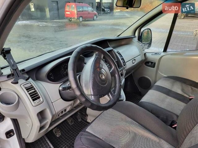 Белый Рено Трафик, объемом двигателя 0 л и пробегом 257 тыс. км за 8200 $, фото 6 на Automoto.ua