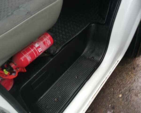 Белый Рено Трафик, объемом двигателя 1.87 л и пробегом 291 тыс. км за 7000 $, фото 12 на Automoto.ua