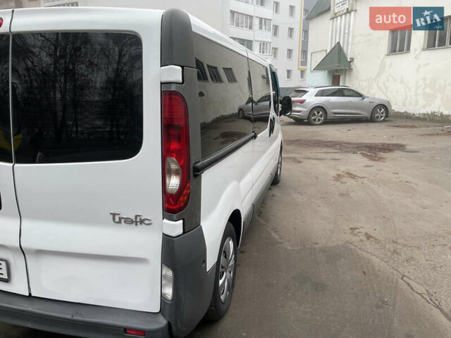 Белый Рено Трафик, объемом двигателя 1.9 л и пробегом 327 тыс. км за 8450 $, фото 6 на Automoto.ua
