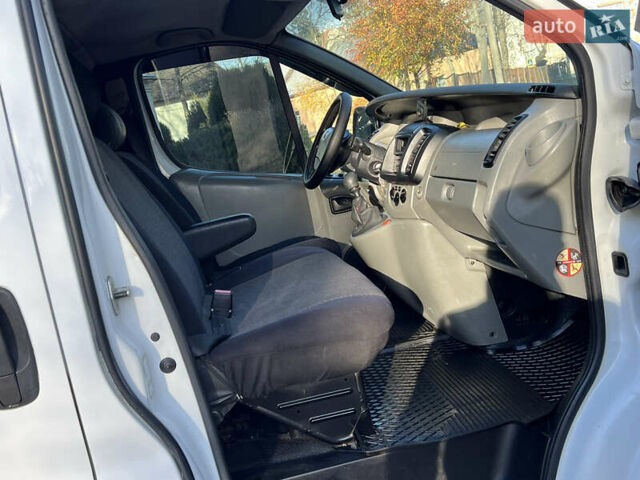 Белый Рено Трафик, объемом двигателя 2 л и пробегом 470 тыс. км за 8650 $, фото 29 на Automoto.ua