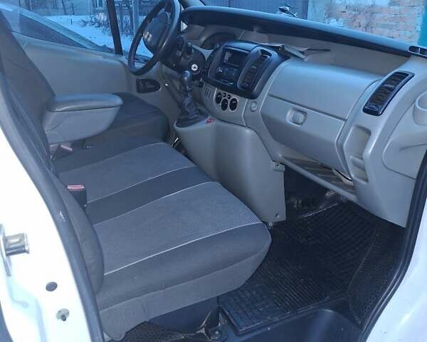 Білий Рено Трафік, об'ємом двигуна 2 л та пробігом 470 тис. км за 9700 $, фото 11 на Automoto.ua