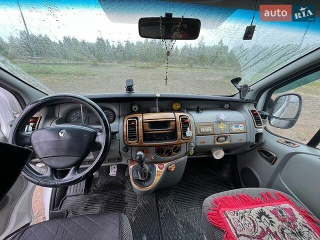 Белый Рено Трафик, объемом двигателя 2 л и пробегом 240 тыс. км за 9900 $, фото 9 на Automoto.ua