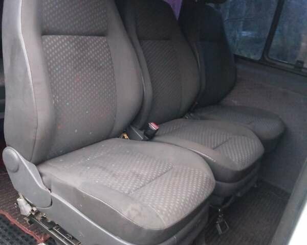 Белый Рено Трафик, объемом двигателя 1.87 л и пробегом 291 тыс. км за 7000 $, фото 11 на Automoto.ua