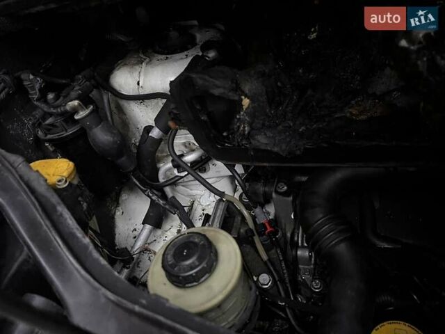 Белый Рено Трафик, объемом двигателя 2 л и пробегом 250 тыс. км за 5500 $, фото 5 на Automoto.ua