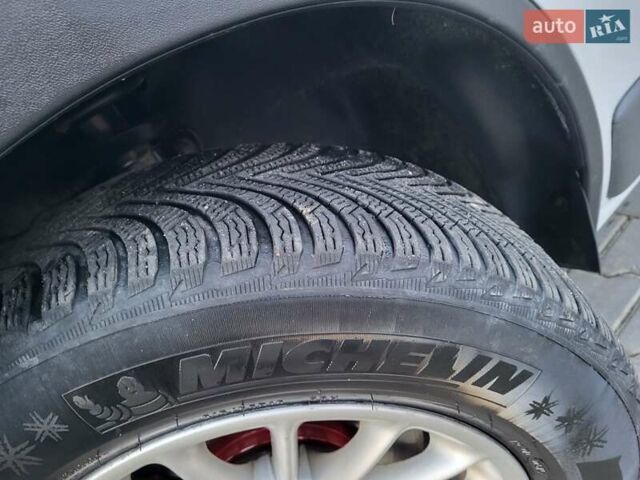 Белый Рено Трафик, объемом двигателя 2 л и пробегом 261 тыс. км за 8999 $, фото 86 на Automoto.ua