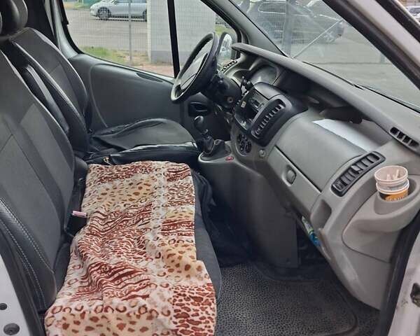 Белый Рено Трафик, объемом двигателя 2 л и пробегом 340 тыс. км за 5500 $, фото 6 на Automoto.ua