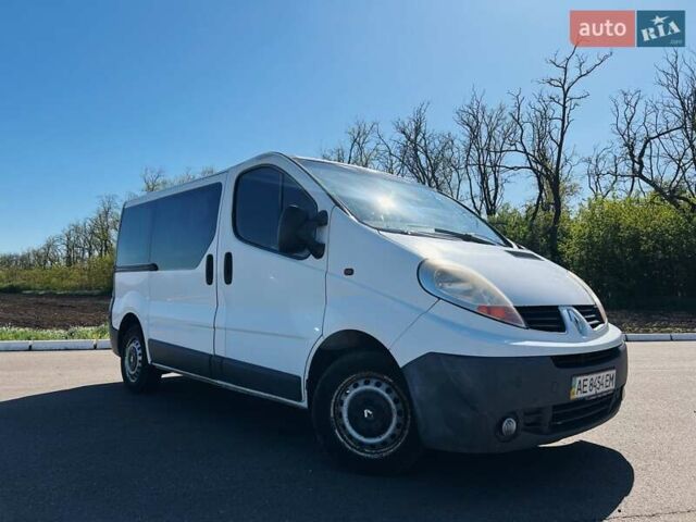 Белый Рено Трафик, объемом двигателя 2 л и пробегом 471 тыс. км за 8350 $, фото 2 на Automoto.ua