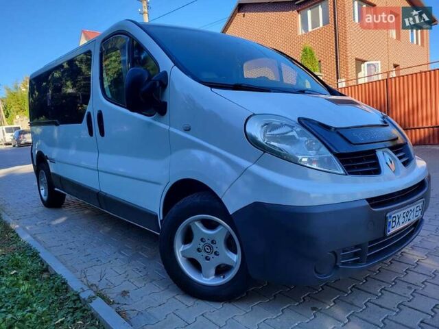 Білий Рено Трафік, об'ємом двигуна 2 л та пробігом 228 тис. км за 9400 $, фото 2 на Automoto.ua