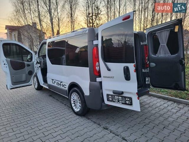 Белый Рено Трафик, объемом двигателя 2 л и пробегом 261 тыс. км за 8999 $, фото 42 на Automoto.ua