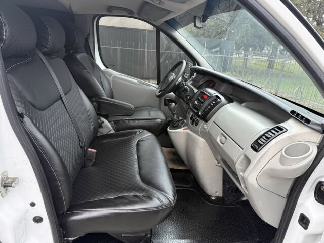 Белый Рено Трафик, объемом двигателя 2 л и пробегом 385 тыс. км за 8500 $, фото 10 на Automoto.ua