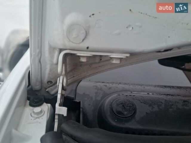 Белый Рено Трафик, объемом двигателя 2 л и пробегом 221 тыс. км за 8600 $, фото 15 на Automoto.ua