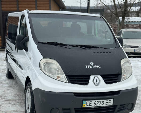 Белый Рено Трафик, объемом двигателя 2 л и пробегом 246 тыс. км за 8900 $, фото 4 на Automoto.ua