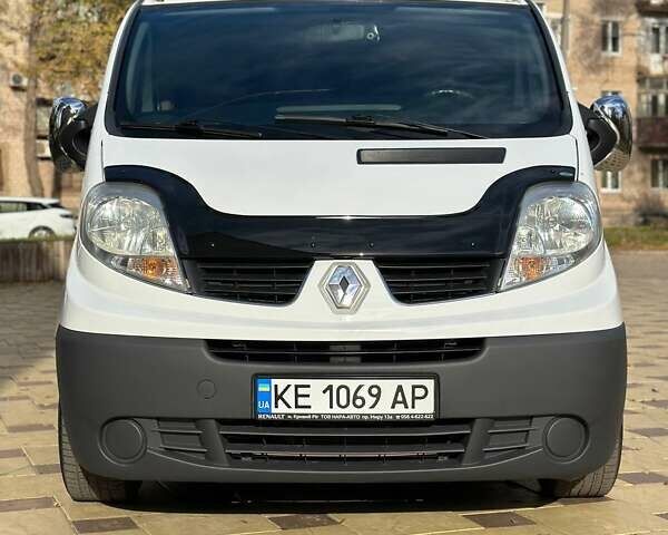 Белый Рено Трафик, объемом двигателя 2 л и пробегом 250 тыс. км за 8700 $, фото 4 на Automoto.ua