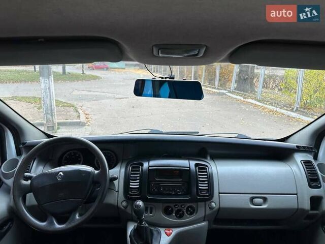 Белый Рено Трафик, объемом двигателя 2 л и пробегом 250 тыс. км за 8700 $, фото 38 на Automoto.ua