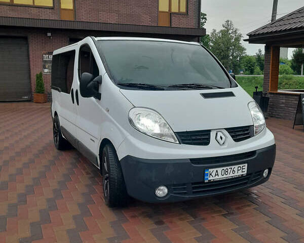 Білий Рено Трафік, об'ємом двигуна 2.46 л та пробігом 350 тис. км за 8900 $, фото 6 на Automoto.ua