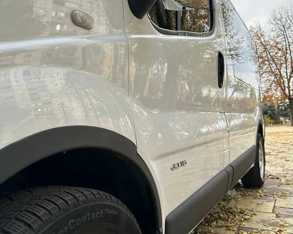 Белый Рено Трафик, объемом двигателя 2 л и пробегом 250 тыс. км за 8700 $, фото 14 на Automoto.ua