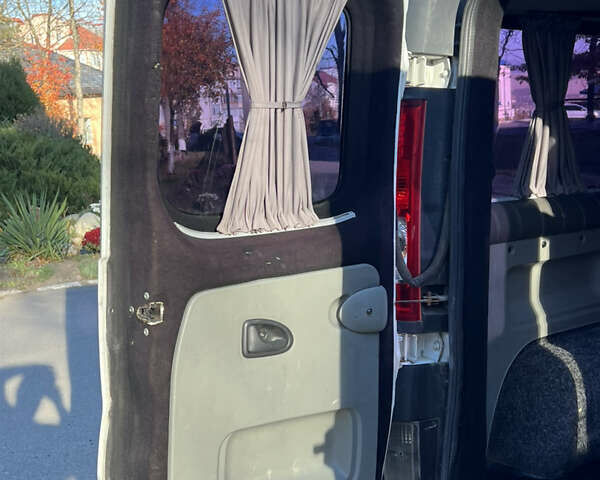 Белый Рено Трафик, объемом двигателя 2 л и пробегом 470 тыс. км за 8650 $, фото 22 на Automoto.ua