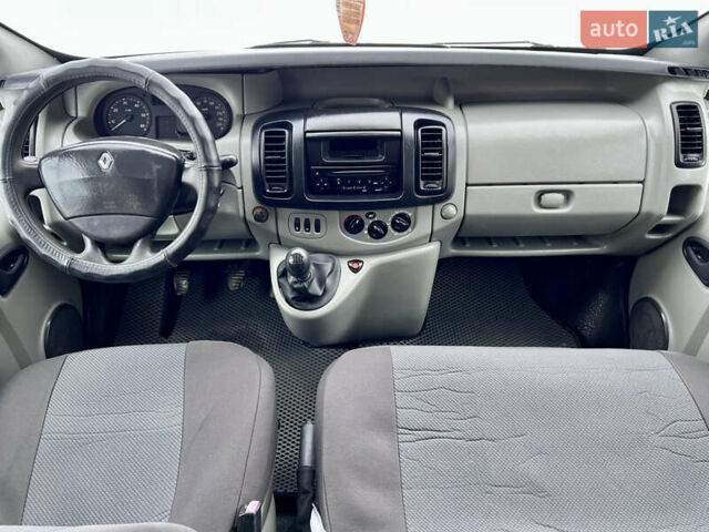 Белый Рено Трафик, объемом двигателя 2 л и пробегом 274 тыс. км за 7499 $, фото 22 на Automoto.ua