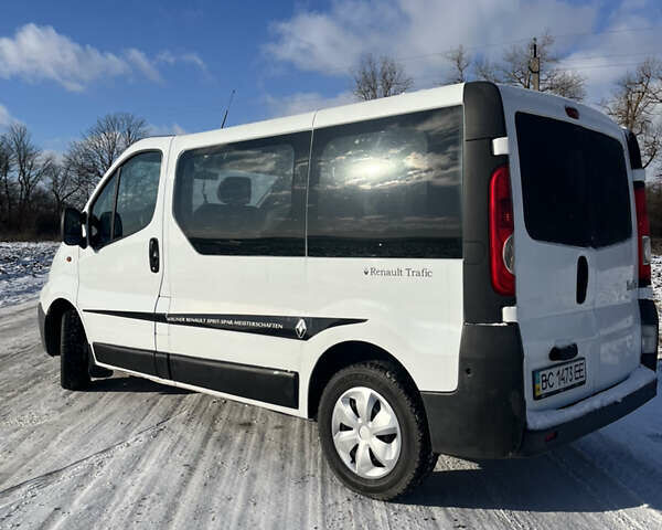 Белый Рено Трафик, объемом двигателя 2 л и пробегом 151 тыс. км за 7500 $, фото 10 на Automoto.ua