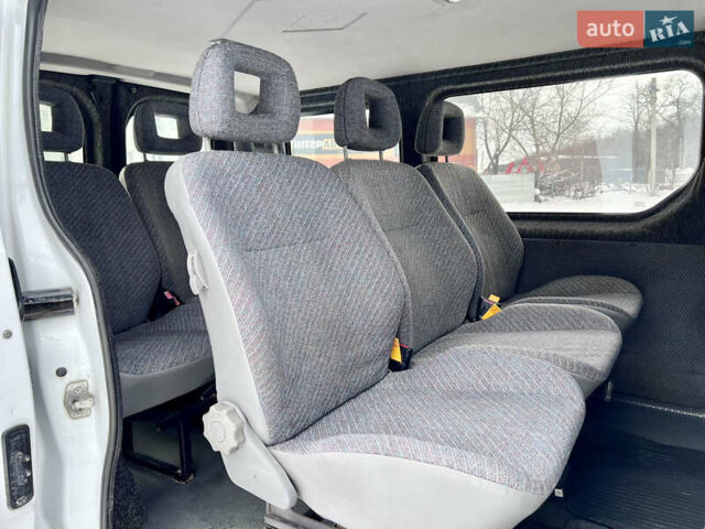 Белый Рено Трафик, объемом двигателя 2 л и пробегом 274 тыс. км за 7499 $, фото 25 на Automoto.ua