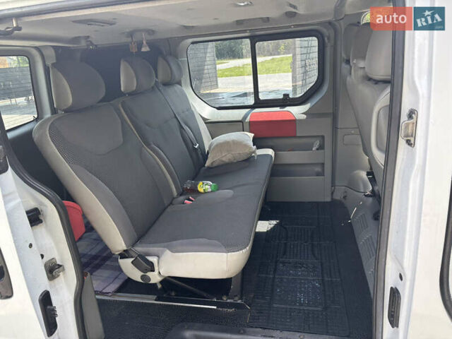 Рено Трафік 2007 у Корце на Automoto.ua Білий Рено Трафік, об'ємом двигуна 2 л та пробігом 468 тис. км за 7700 $, фото 16 на Automoto.ua