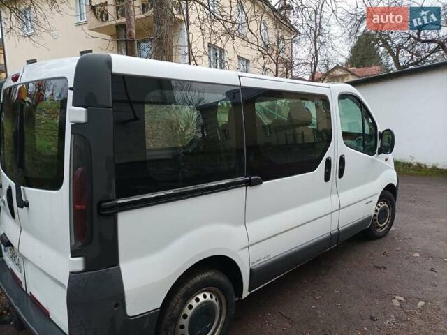 Белый Рено Трафик, объемом двигателя 1.9 л и пробегом 268 тыс. км за 6000 $, фото 10 на Automoto.ua