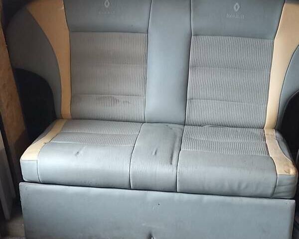 Белый Рено Трафик, объемом двигателя 2 л и пробегом 220 тыс. км за 7200 $, фото 17 на Automoto.ua