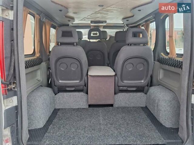 Белый Рено Трафик, объемом двигателя 2 л и пробегом 221 тыс. км за 8600 $, фото 33 на Automoto.ua